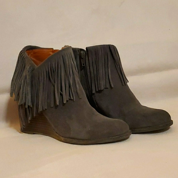 Lucky Brand Yachin Gray Suede Fringe 